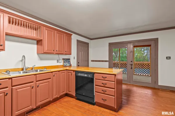 $299,900 | 38 Wedgewood Lane, Girard, IL 62640