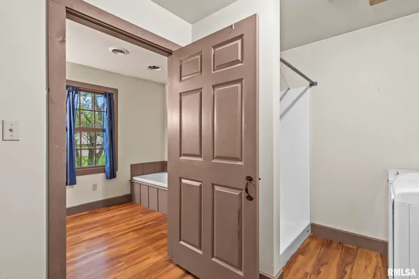 $299,900 | 38 Wedgewood Lane, Girard, IL 62640