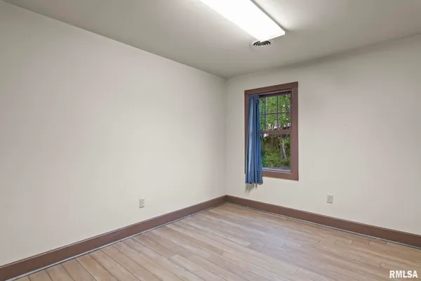 $299,900 | 38 Wedgewood Lane, Girard, IL 62640