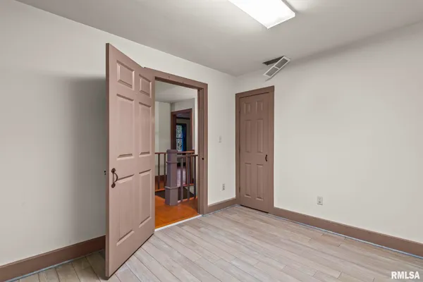 $299,900 | 38 Wedgewood Lane, Girard, IL 62640