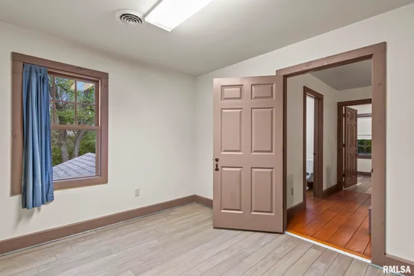 $299,900 | 38 Wedgewood Lane, Girard, IL 62640