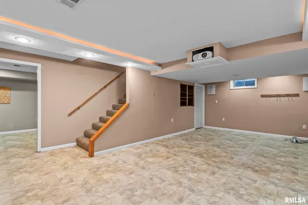 $299,900 | 38 Wedgewood Lane, Girard, IL 62640