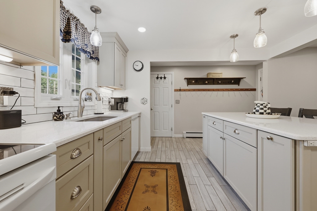 105 Main Street Townsend, MA 01469 - Photo 12 of 34