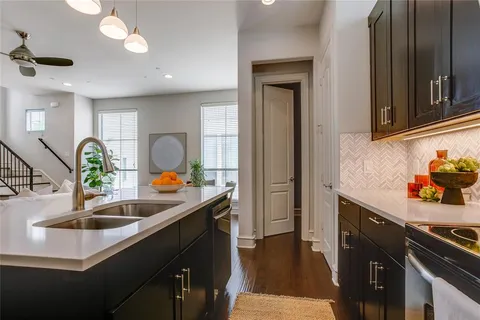 $439,000 | 2100 North Fitzhugh Avenue, Unit H, Dallas, TX 75204