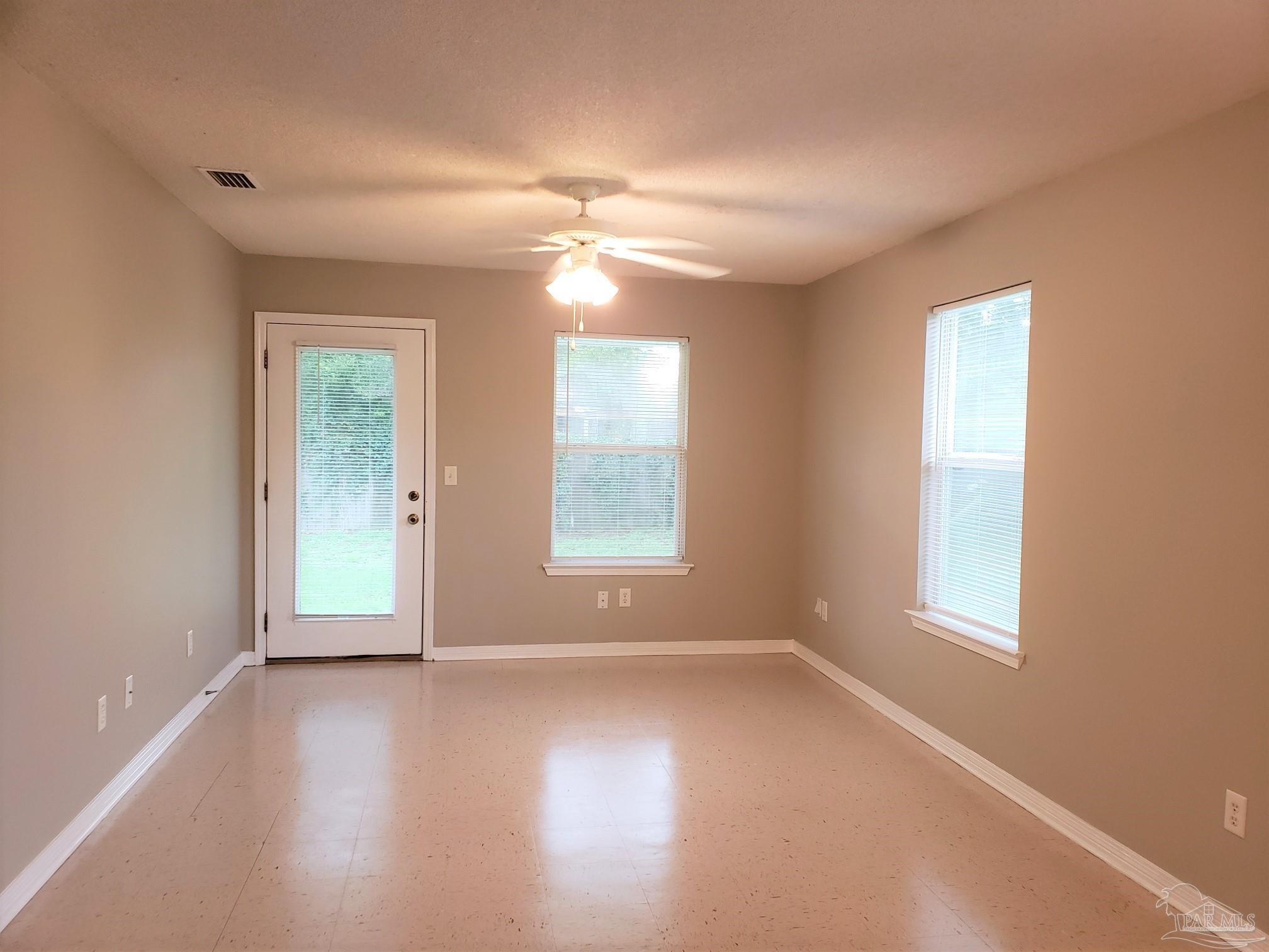 5222 Medina Road, Unit B Pensacola, FL 32507 - Photo 5 of 11