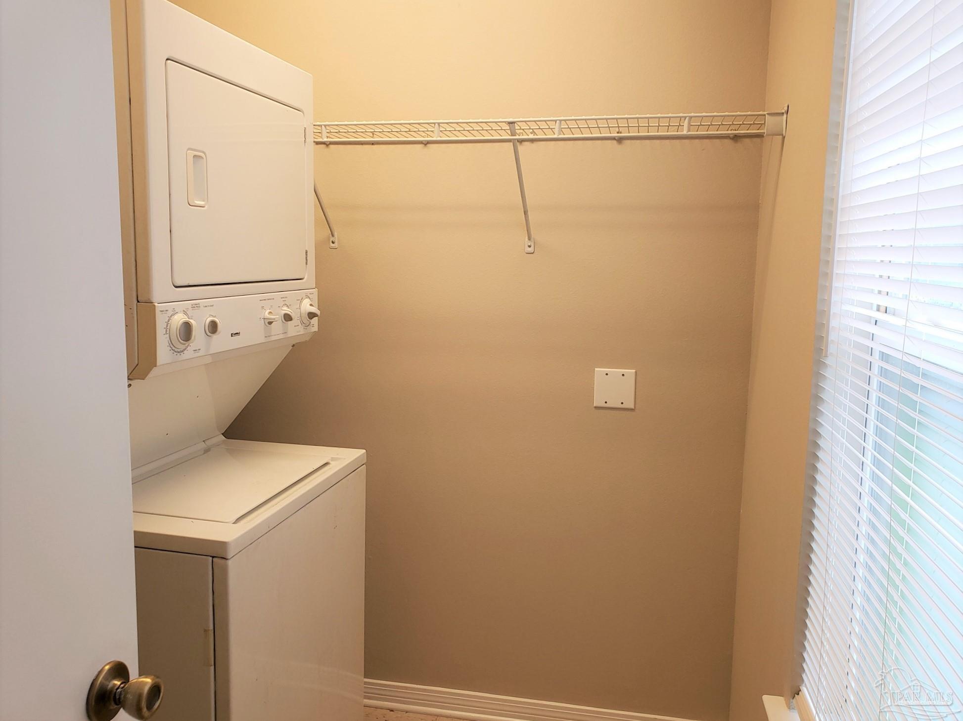 5222 Medina Road, Unit B Pensacola, FL 32507 - Photo 10 of 11