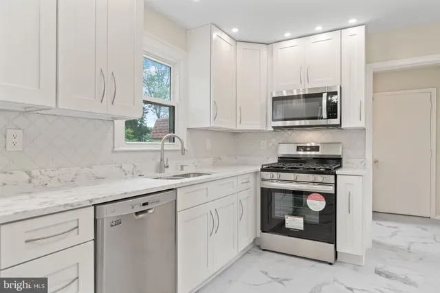 $824,999 | 17004 Cashell Road, Rockville, MD 20853