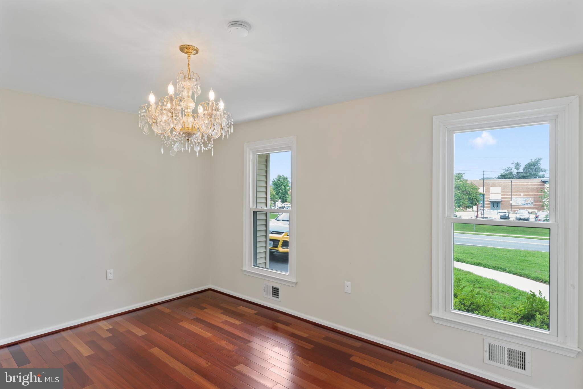 17004 Cashell Road Rockville, MD 20853 - Photo 6 of 80