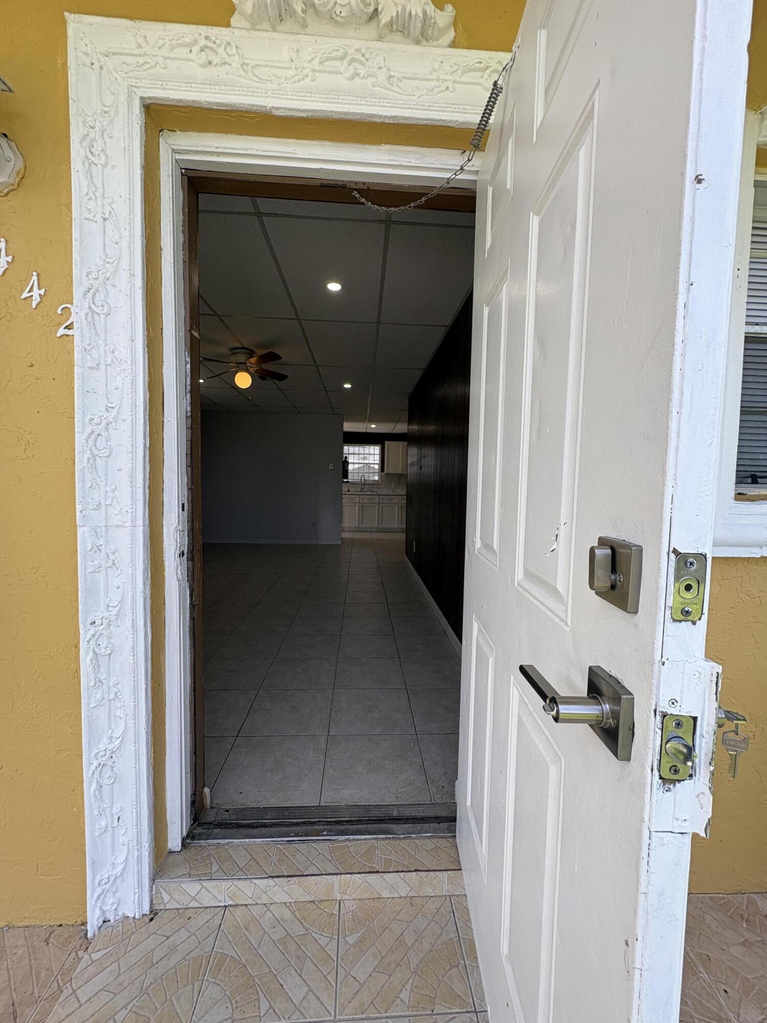 442 North Cocoanut Road Pahokee, FL 33476 - Photo 5 of 28 IMG_1485