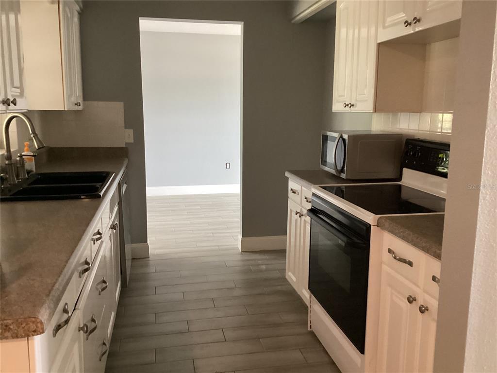 3 Oak Ridge Road Davenport, FL 33837 - Photo 14 of 37