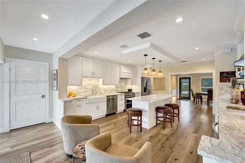 $3,500,000 | 2832 Northeast 26th Street, Fort Lauderdale, FL 33305