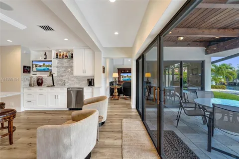 $3,500,000 | 2832 Northeast 26th Street, Fort Lauderdale, FL 33305