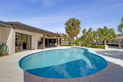 $3,500,000 | 2832 Northeast 26th Street, Fort Lauderdale, FL 33305