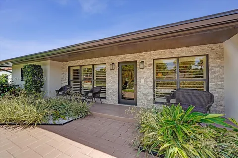 $3,500,000 | 2832 Northeast 26th Street, Fort Lauderdale, FL 33305