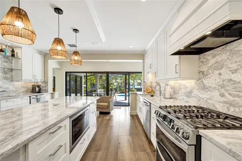 $3,500,000 | 2832 Northeast 26th Street, Fort Lauderdale, FL 33305