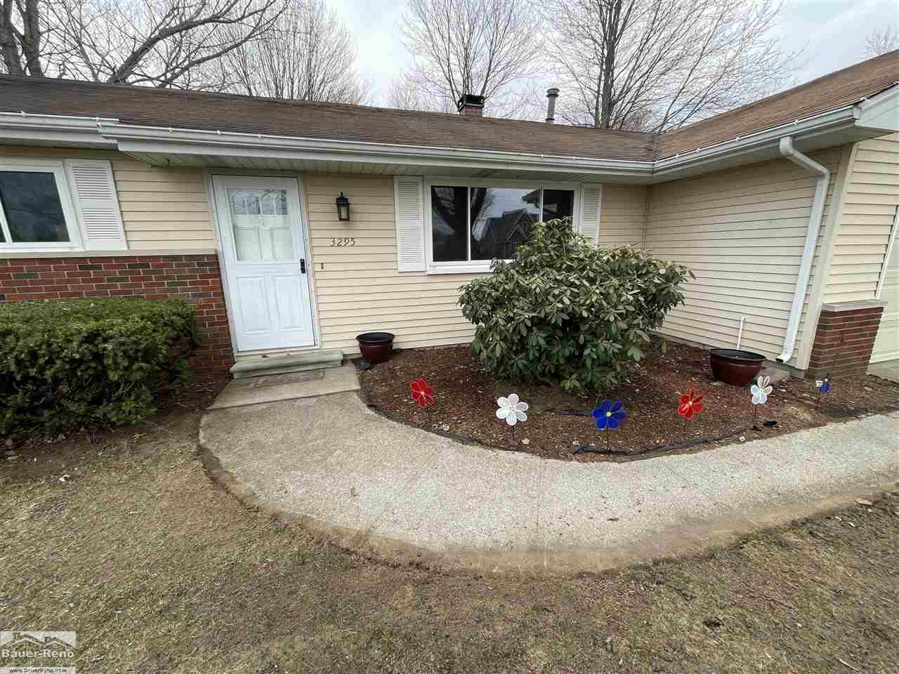 3295 Simpson Road Fort Gratiot, MI 48059 - Photo 3 of 27