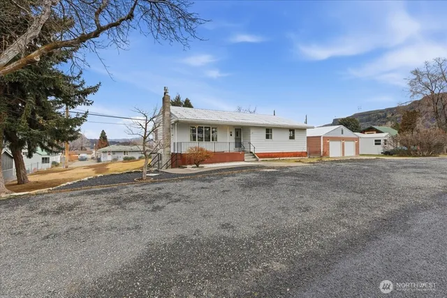 $290,000 | 118 Washington Place, Electric City, WA 99123