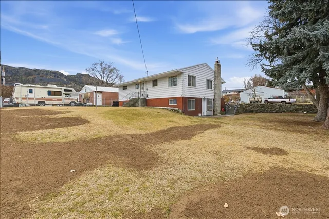 $290,000 | 118 Washington Place, Electric City, WA 99123