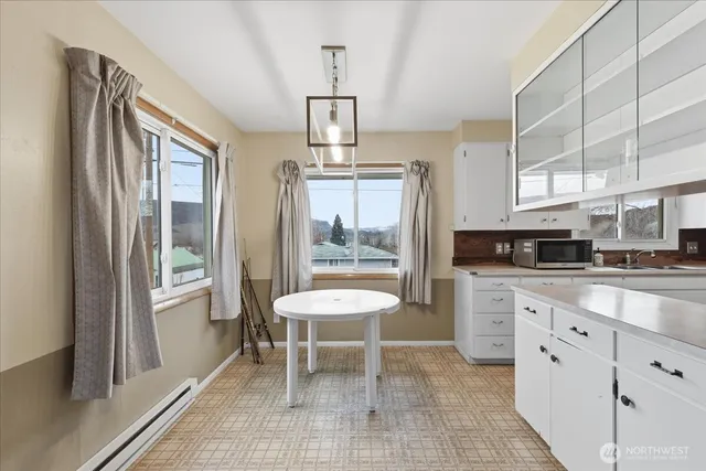 $290,000 | 118 Washington Place, Electric City, WA 99123