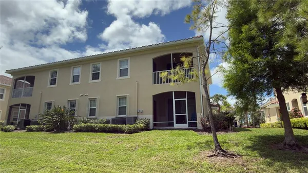 $2,200 | 8220 Enclave Way, Unit 101, Sarasota, FL 34243