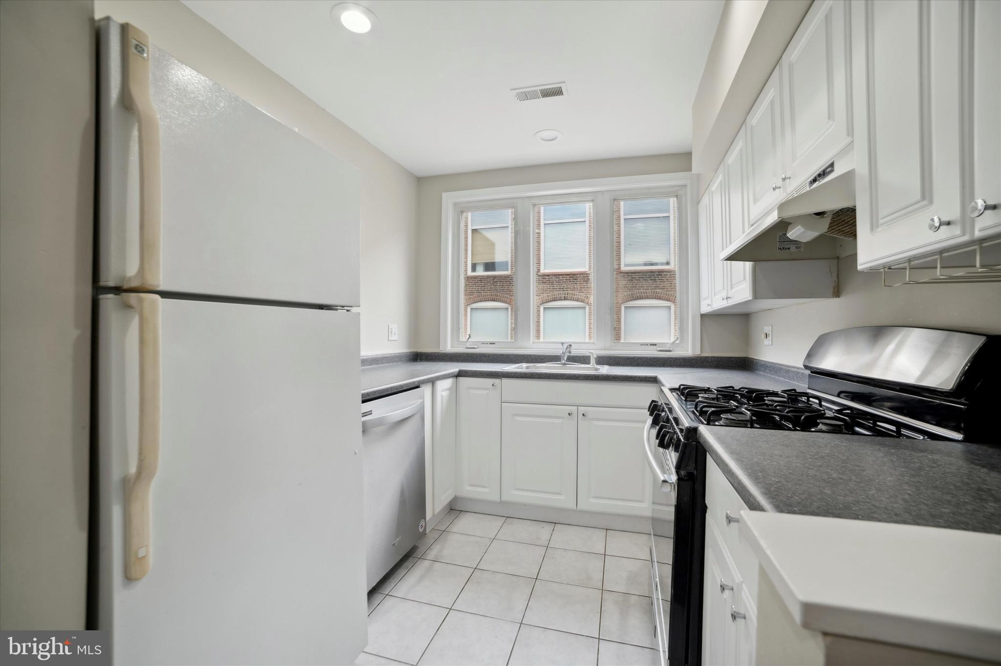 4111 Main Street, Unit B Philadelphia, PA 19127 - Photo 5 of 15