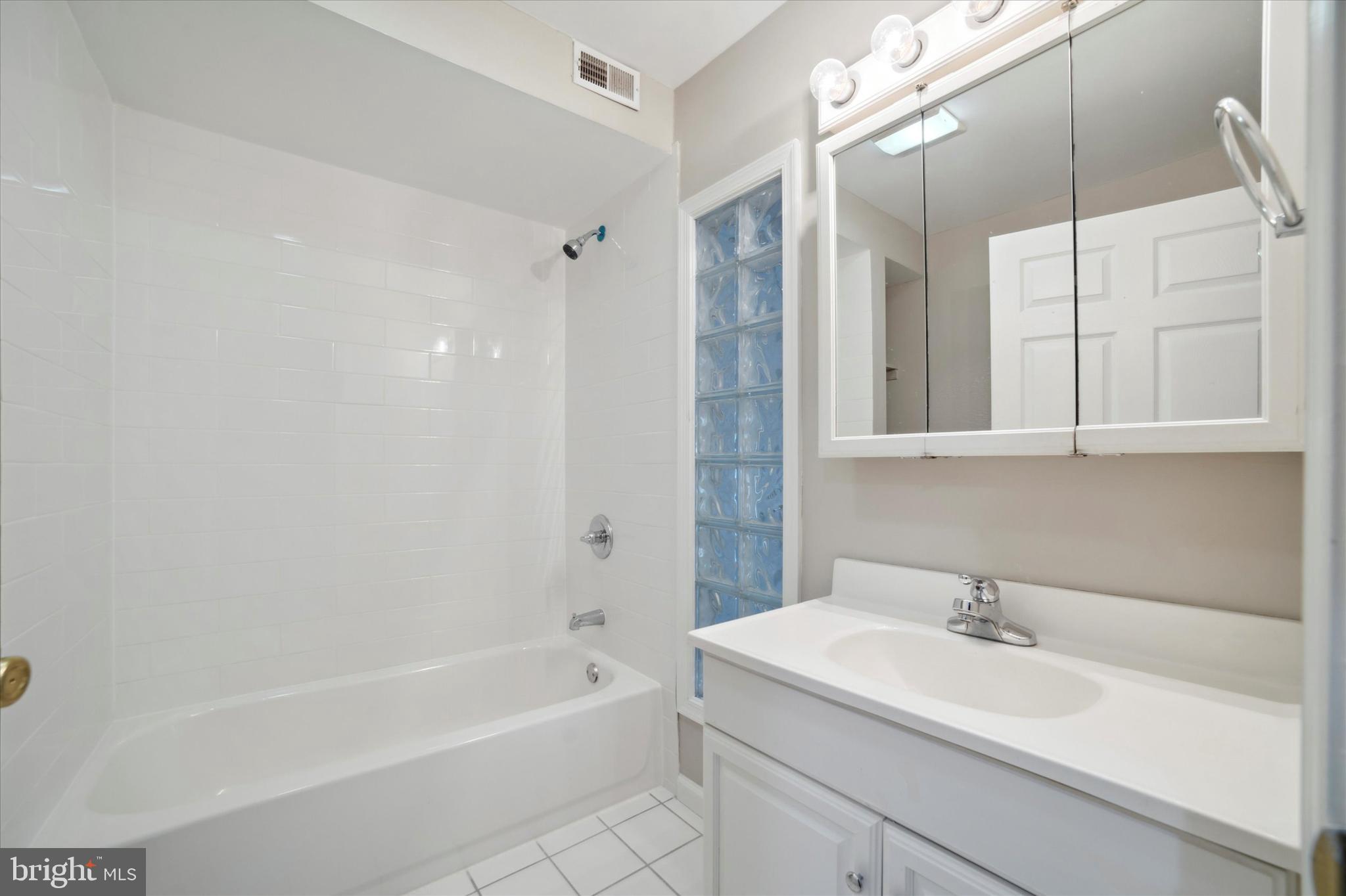 4111 Main Street, Unit B Philadelphia, PA 19127 - Photo 8 of 15