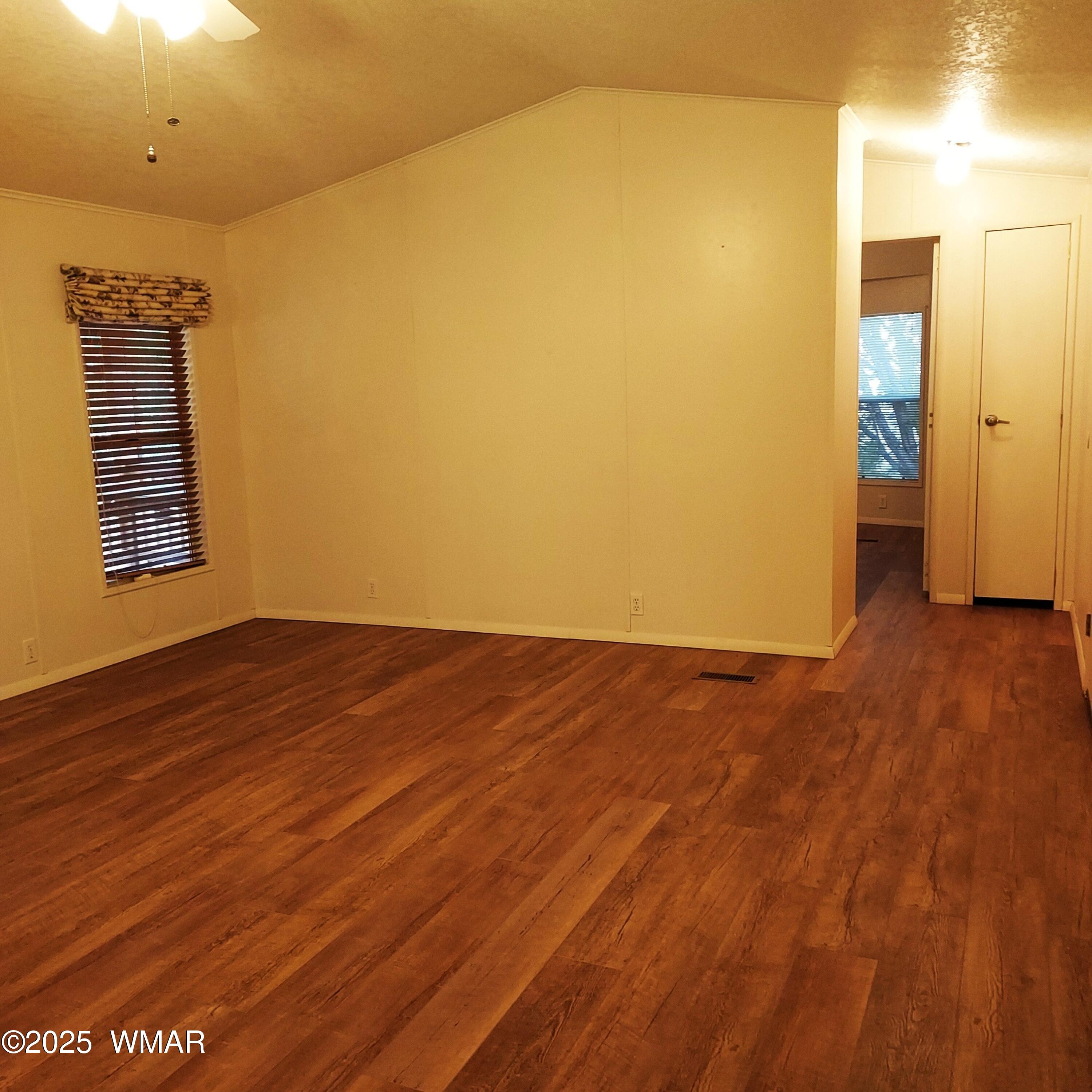 2978 Pine Rim Road Heber, AZ 85928 - Photo 8 of 30 Living Room