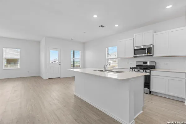 $2,825 | 104 Mayacama Loop, San Marcos, TX 78666