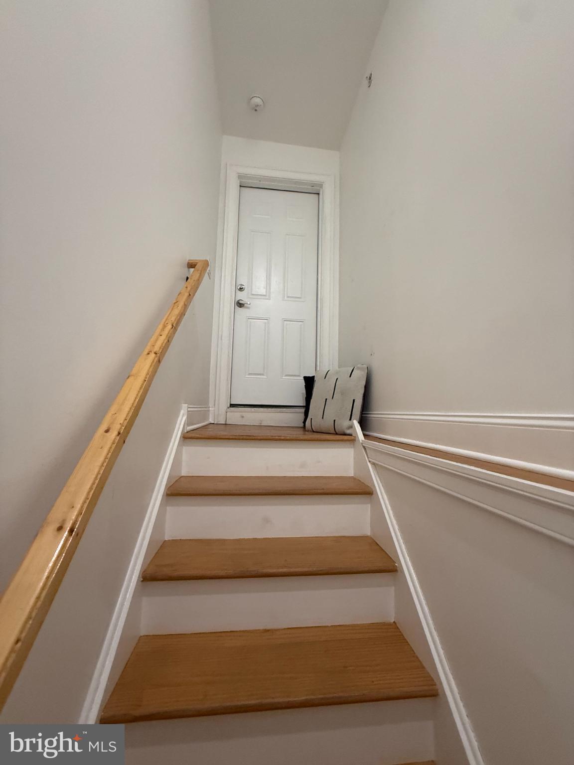 2005 North Mascher Street, Unit B Philadelphia, PA 19122 - Photo 25 of 31 a view of entryway