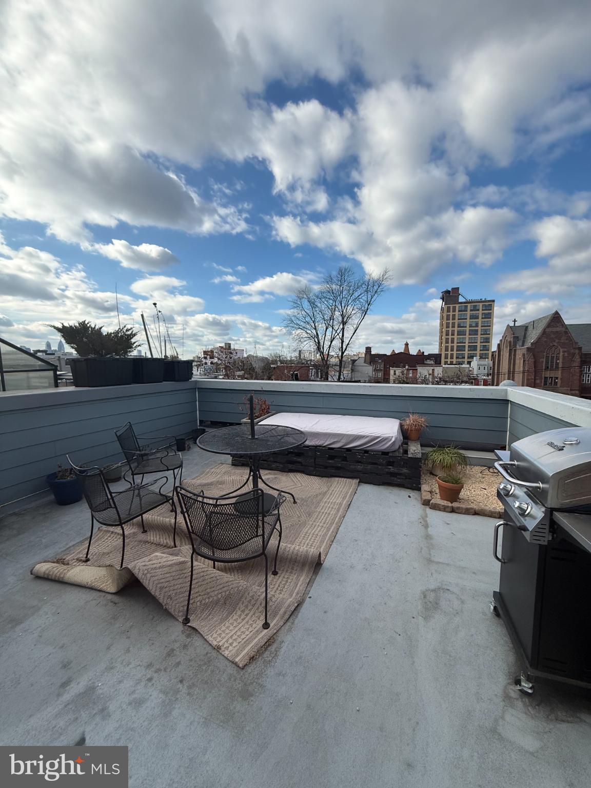2005 North Mascher Street, Unit B Philadelphia, PA 19122 - Photo 30 of 31 a view of a terrace with sitting area
