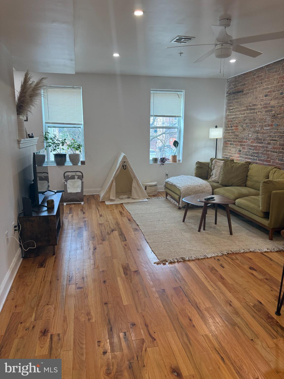 2005 North Mascher Street, Unit B Philadelphia, PA 19122 - Photo 6 of 31 a living room with furniture and a wooden floor
