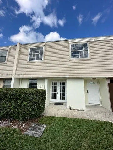 $2,400 | 6601 Winfield Boulevard, Unit A 5, Margate, FL 33063