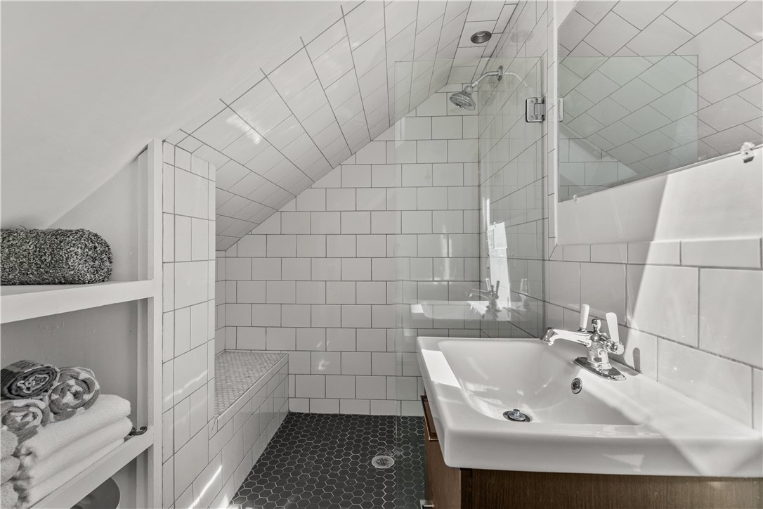 31 Reed Street Tiverton, RI 02878 - Photo 18 of 32