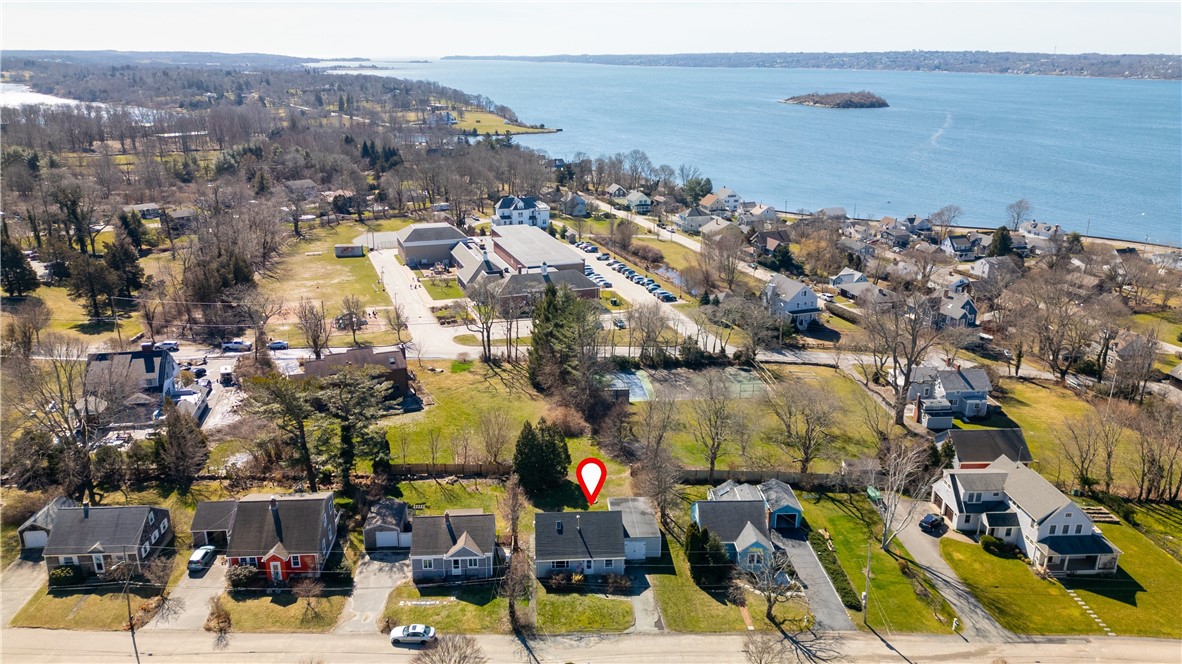 31 Reed Street Tiverton, RI 02878 - Photo 2 of 32