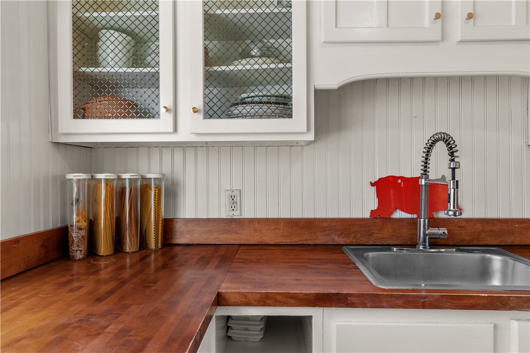 31 Reed Street Tiverton, RI 02878 - Photo 10 of 32