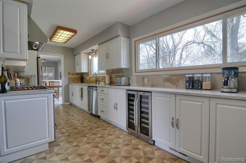 63 East Maryknoll Road Rochester Hills, MI 48309 - Photo 9 of 34