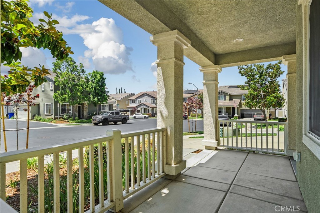 33934 Lily Road Yucaipa, CA 92399 - Photo 6 of 47 Front Porch