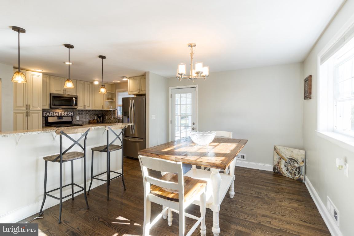11 Croftley Road Lutherville-Timonium, MD 21093 - Photo 16 of 42 Dining Room