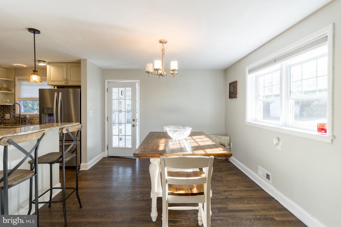 11 Croftley Road Lutherville-Timonium, MD 21093 - Photo 4 of 42 Dining Room