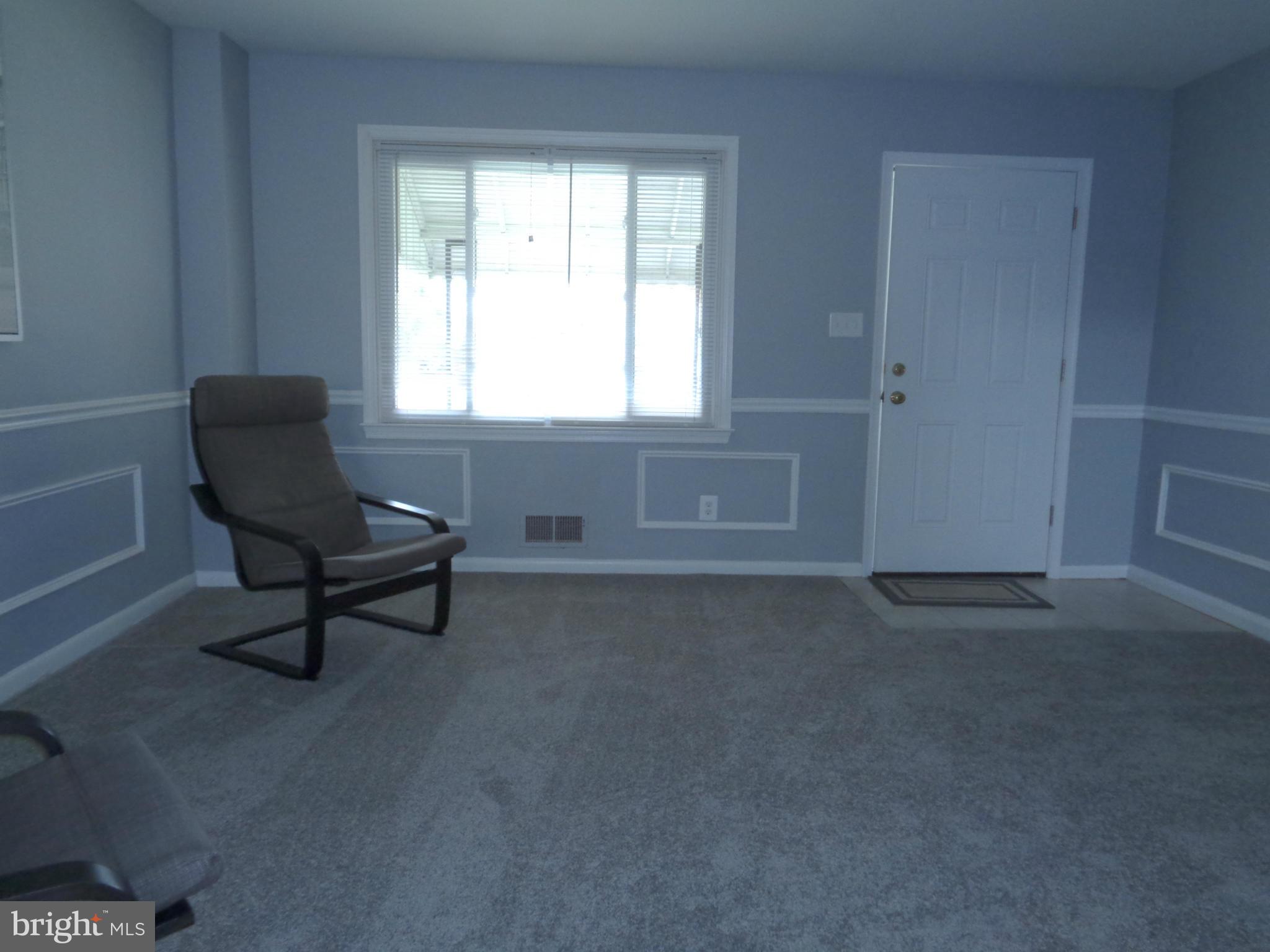 2230 Southorn Road Baltimore, MD 21220 - Photo 2 of 25 Living Room