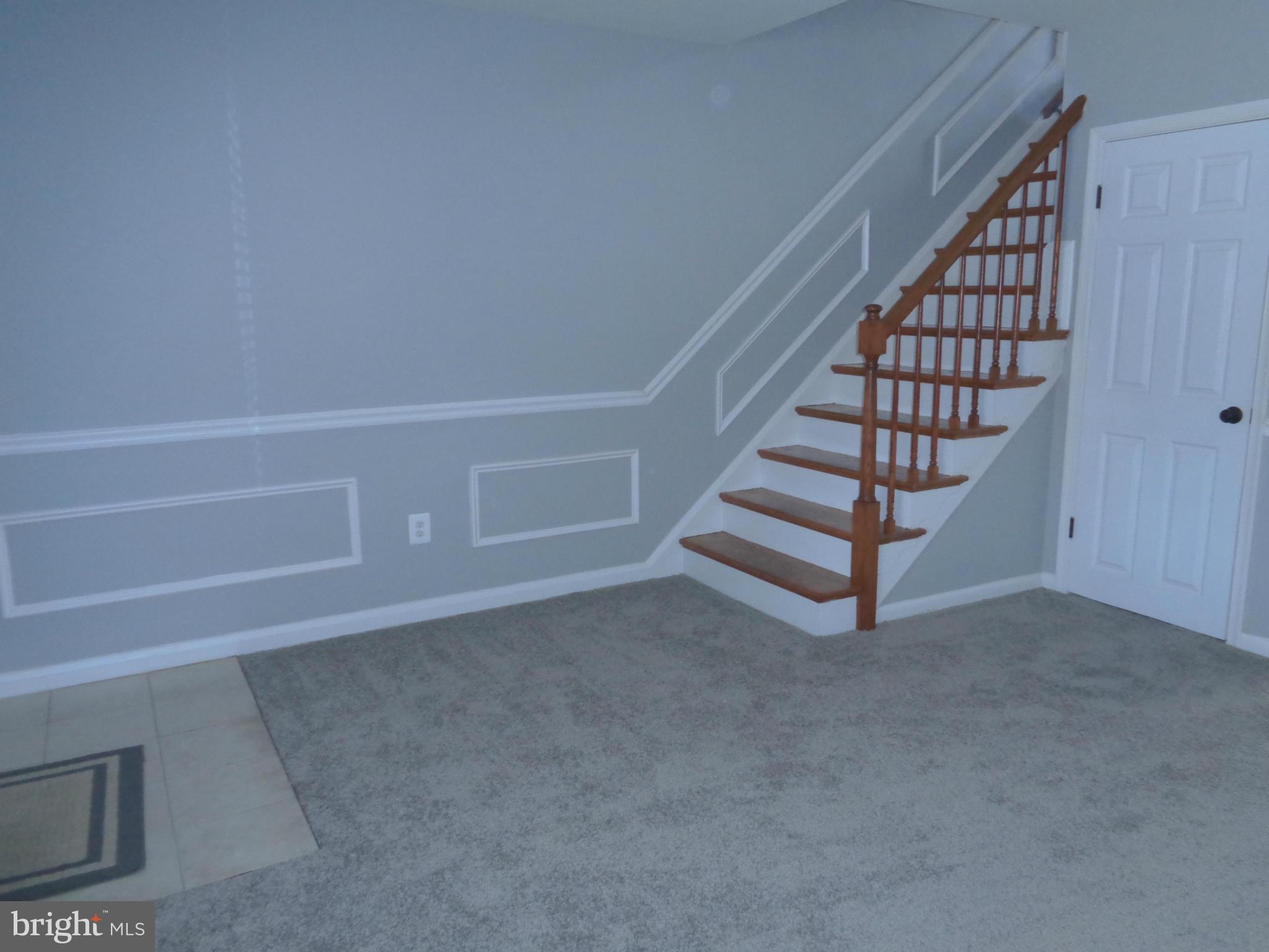 2230 Southorn Road Baltimore, MD 21220 - Photo 4 of 25 Living Room