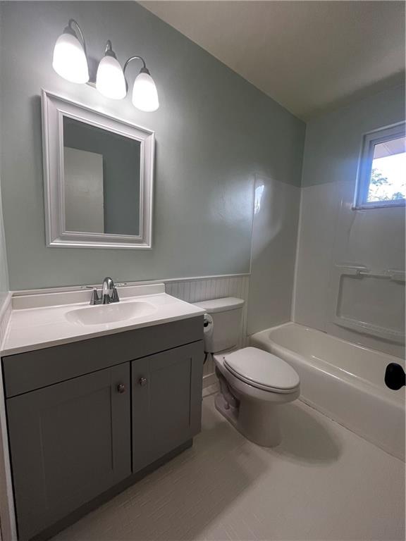 575 Cumberland Road Pittsburgh, PA 15237 - Photo 22 of 32 New vanity and wainscoting