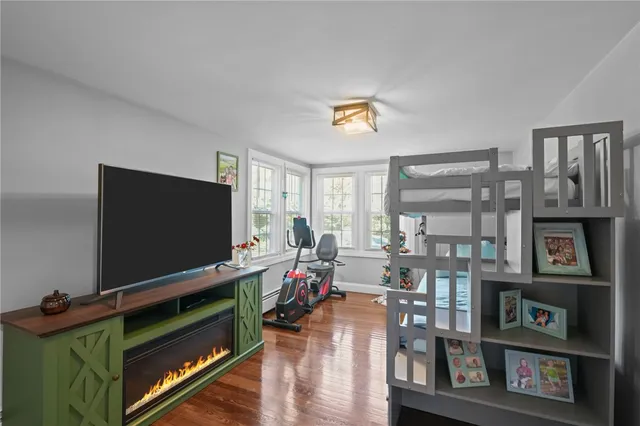 $669,900 | 181 Highland Avenue, Warwick, RI 02886