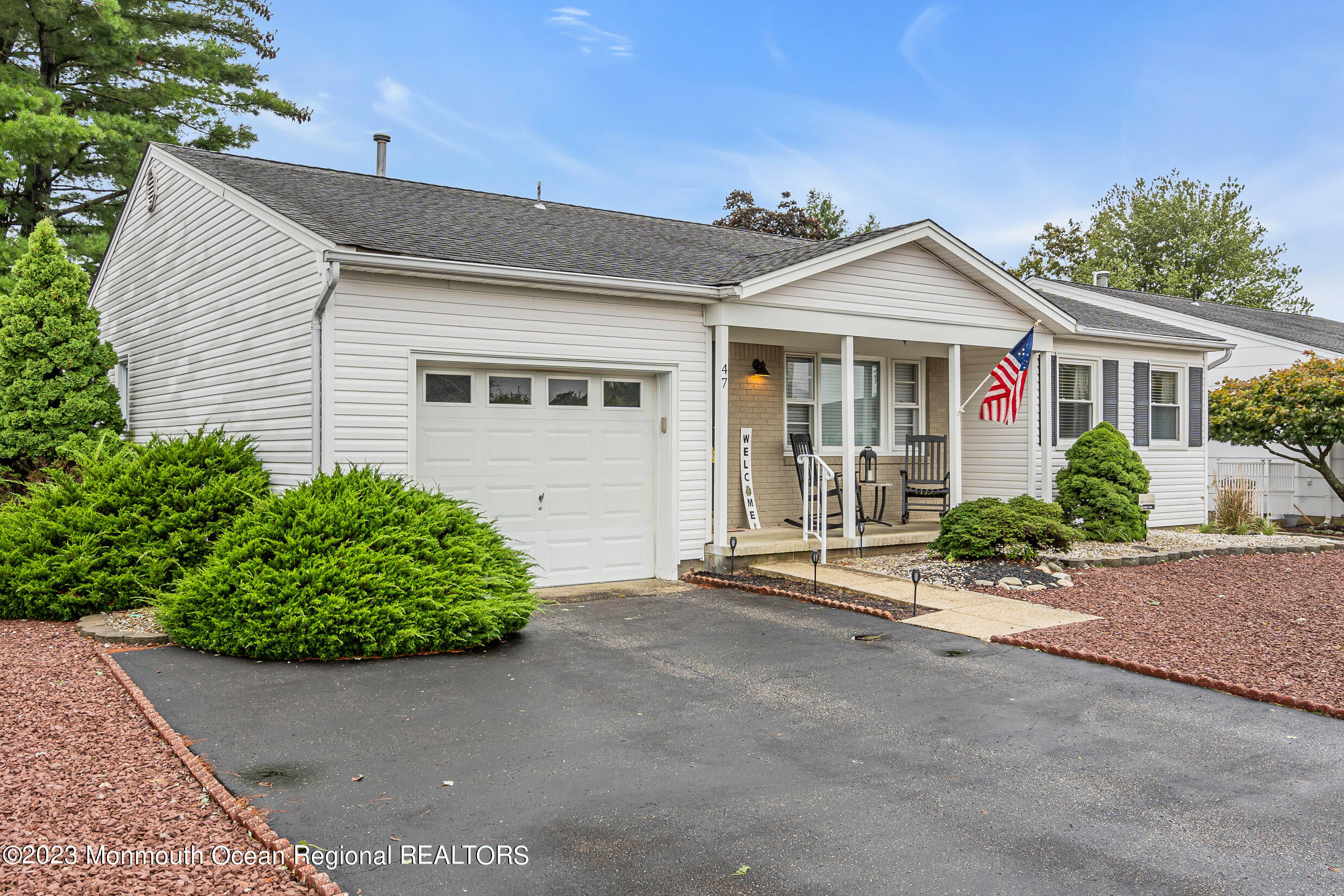 47 Carlisle Road Toms River, NJ 08757 - Photo 3 of 40 1 (7)