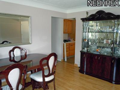 34695 Bainbridge Road Solon, OH 44139 - Photo 5 of 17 Dining room