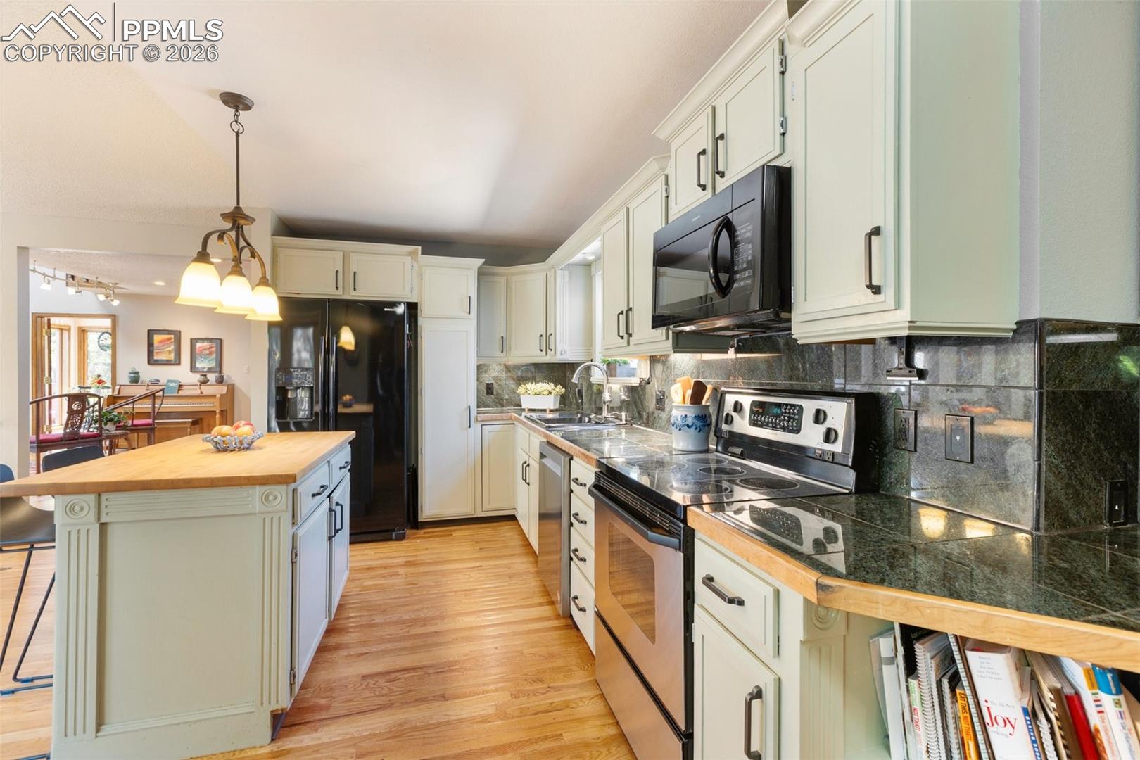 2415 Ramsgate Terrace Colorado Springs, CO 80919 - Photo 17 of 49 Gallery Image 17