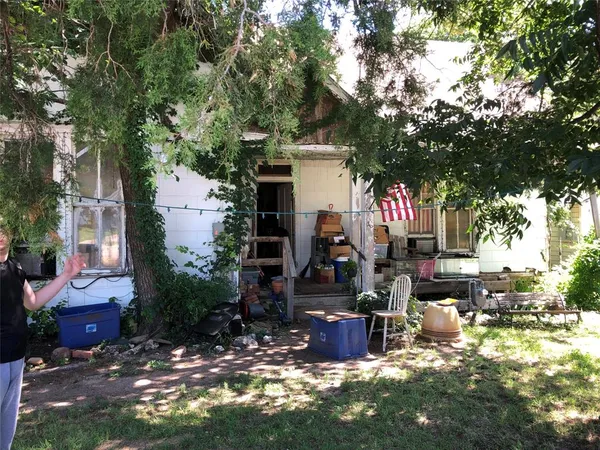 $64,500 | 301 East Elba Street, Bowie, TX 76230