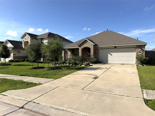 $2,000 | 5323 Winding Strm Drive, Rosenberg, TX 77469