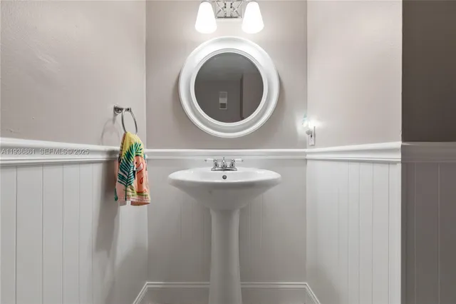 a bathroom with a toilet