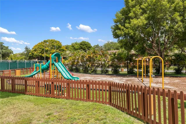 $395,000 | Snapper Creek West, Miami, FL 33173